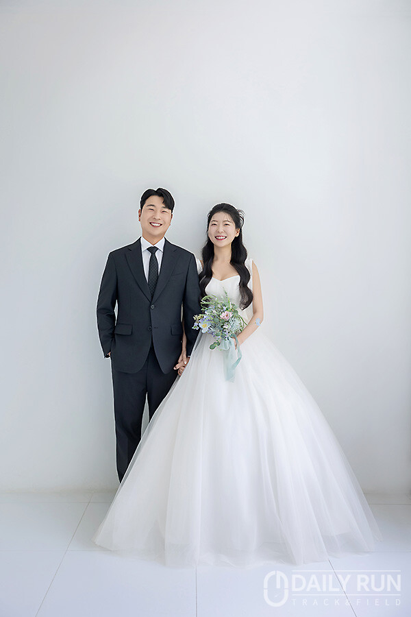 FC안양 신영재 재활트레이너, 27일(토) 백년가약...지인 소개로 만나 인연(사진=FC안양 제공)